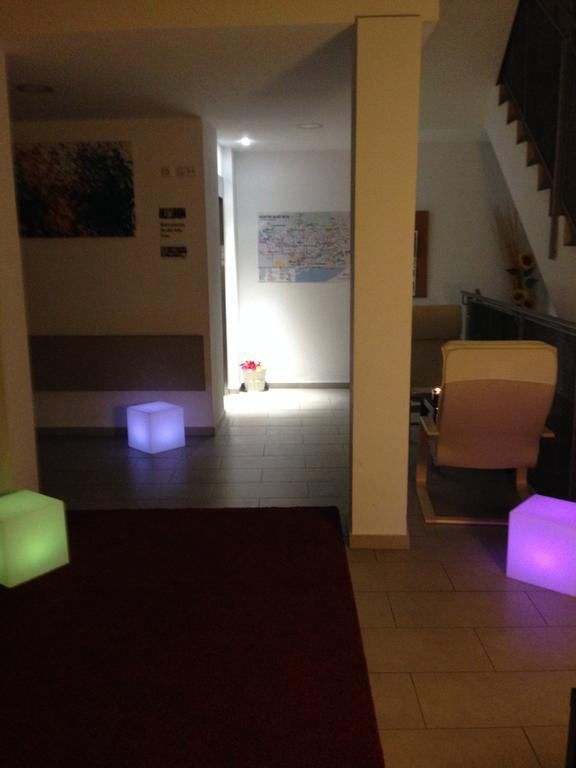 Hostelscat Барселона Экстерьер фото