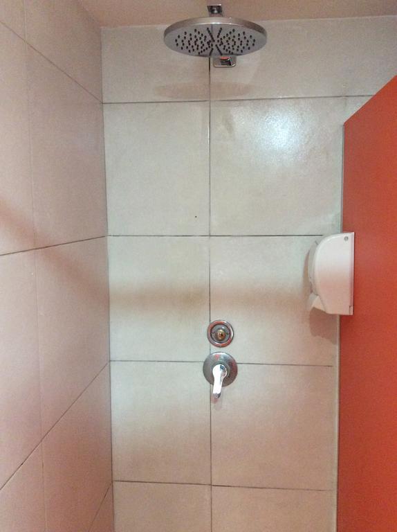 Hostelscat Барселона Экстерьер фото