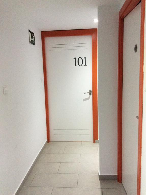 Hostelscat Барселона Экстерьер фото