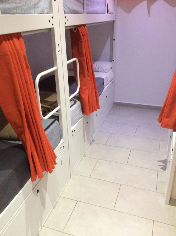 Hostelscat Барселона Экстерьер фото