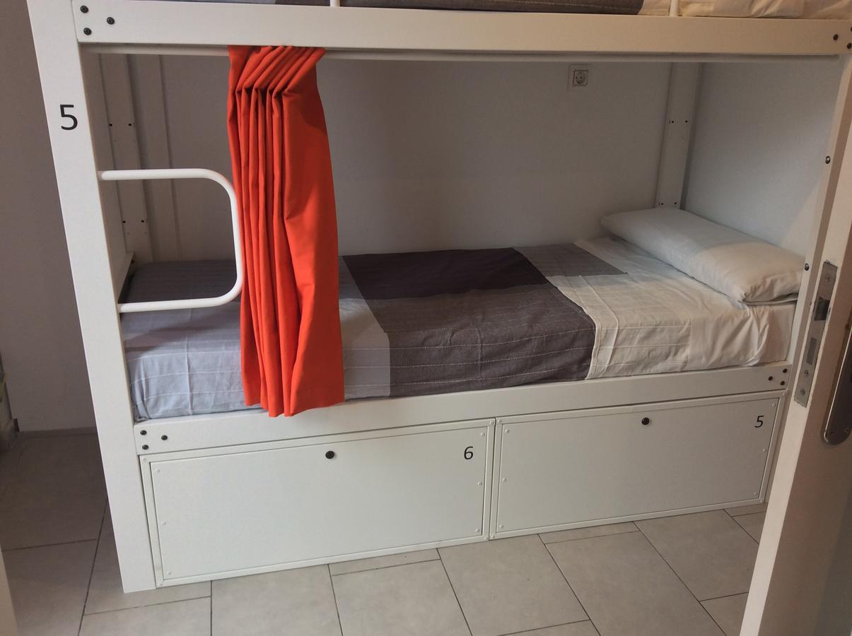 Hostelscat Барселона Экстерьер фото