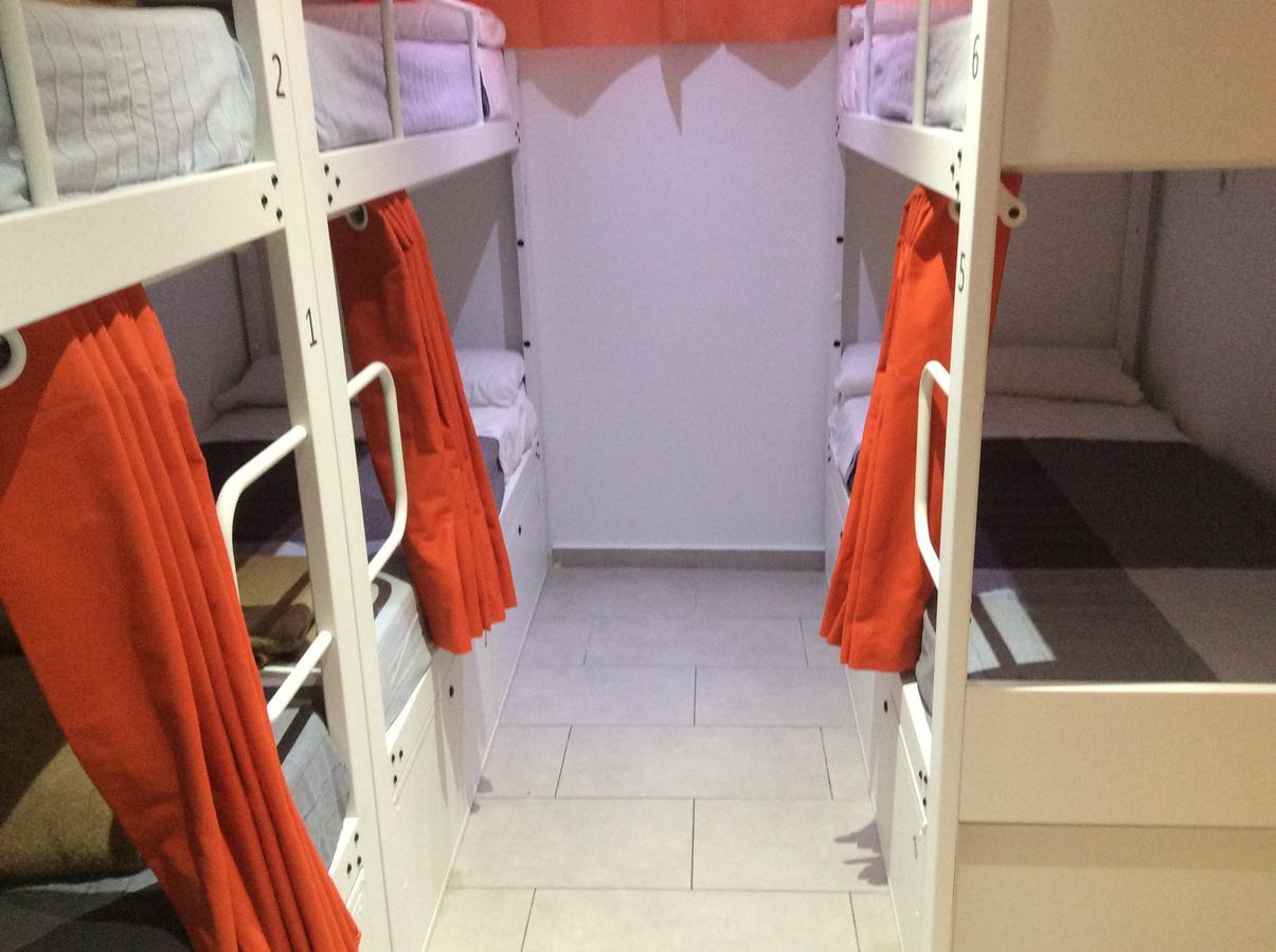 Hostelscat Барселона Экстерьер фото