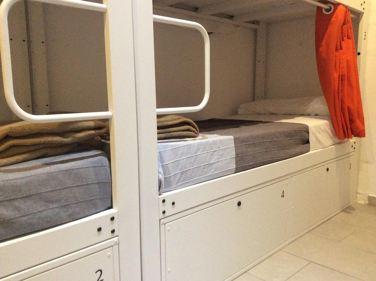 Hostelscat Барселона Экстерьер фото